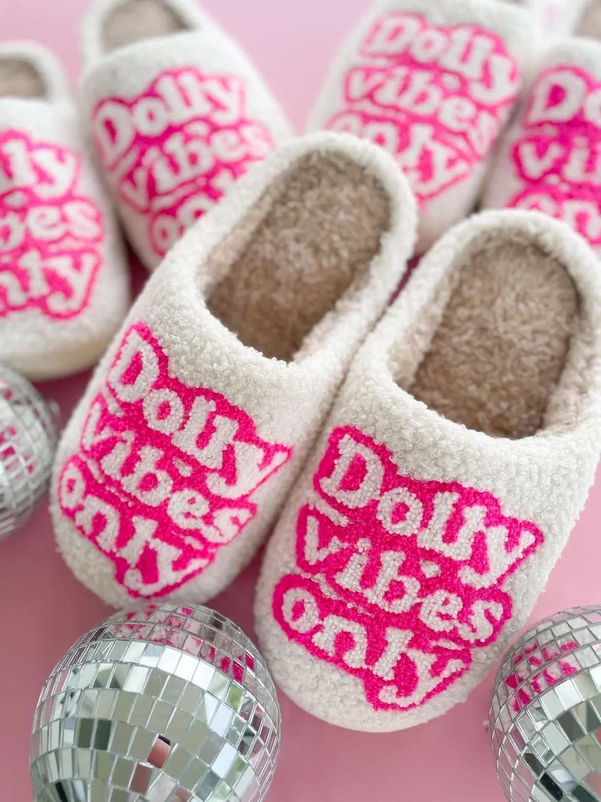 Dolly Vibes Only Slippers – Cozy White Fleece with Pink Accents